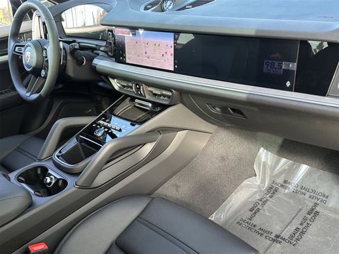 New 2026 Porsche Cayenne Coupe image 21