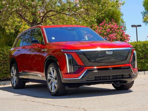 Used 2026 Cadillac Vistiq Luxury image 5