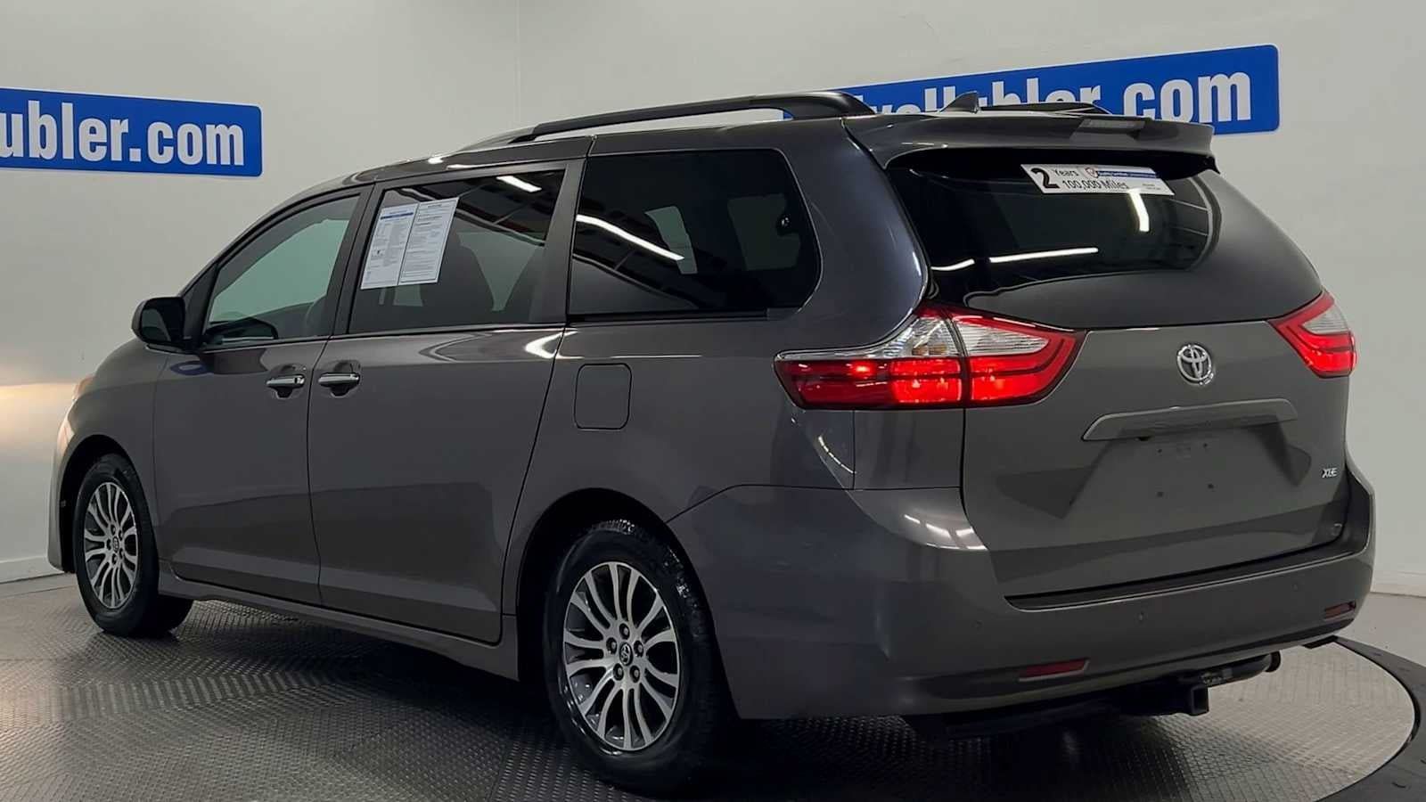 Used 2019 Toyota Sienna XLE w/ XLE Navigation Package FWD image 6