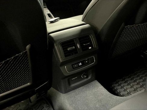 Certified 2025 Audi Q5 2.0T Premium image 35