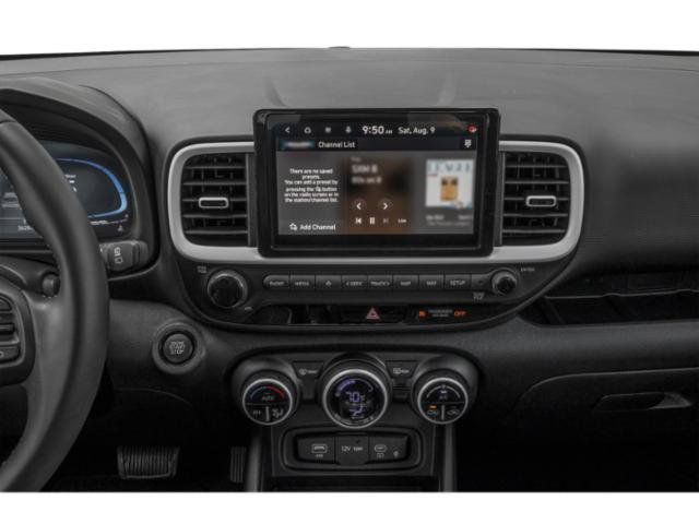 Used 2024 Hyundai Venue Limited FWD image 9