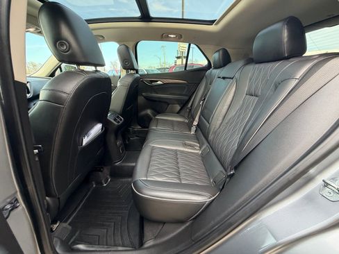 Used 2021 Buick Envision Avenir w/ Technology Package II image 5