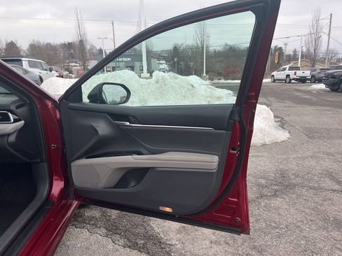 Certified 2018 Toyota Camry XSE image 16