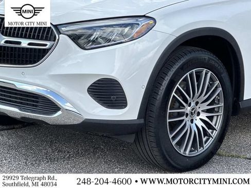Used 2025 Mercedes-Benz GLC 300 4MATIC image 10