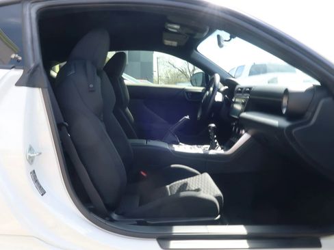 Used 2022 Toyota GR86 image 21