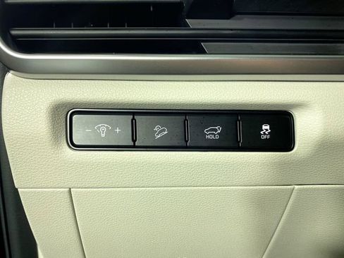 Used 2025 Kia Telluride EX w/ EX Captain's Chair Package image 15