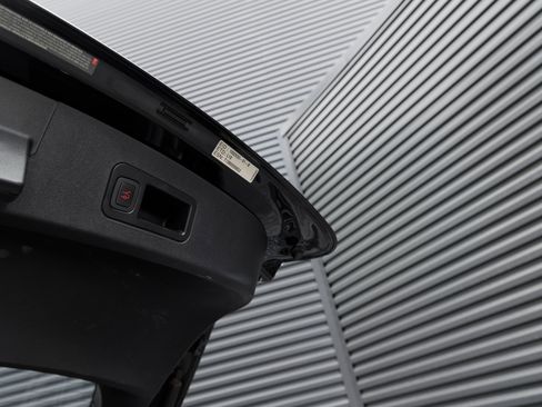 Used 2013 Tesla Model S Performance image 28