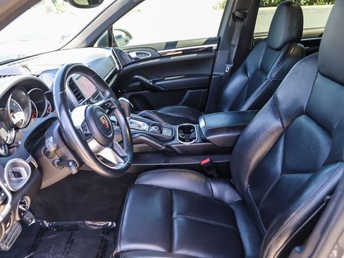 Used 2018 Porsche Cayenne S AWD/4WD image 17