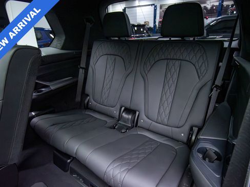 Used 2025 BMW X7 M60i w/ Executive Package image 47