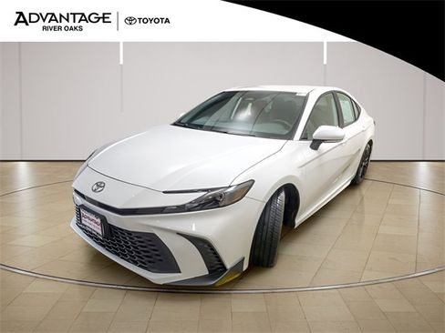 Certified 2025 Toyota Camry SE image 4