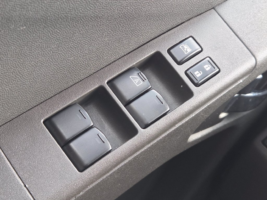 Used 2018 Nissan Frontier PRO-4X AWD/4WD image 7