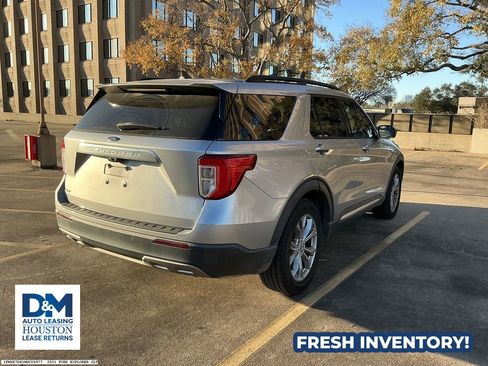 Used 2021 Ford Explorer XLT w/ Equipment Group 202A image 5