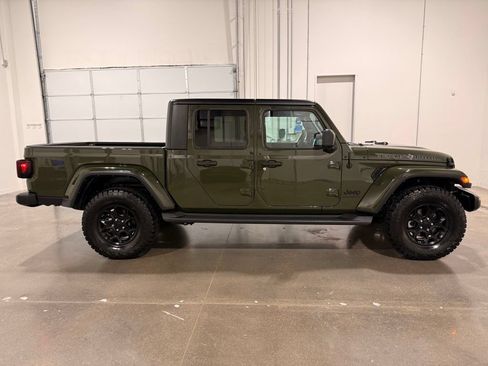 Used 2023 Jeep Gladiator Sport AWD/4WD image 4