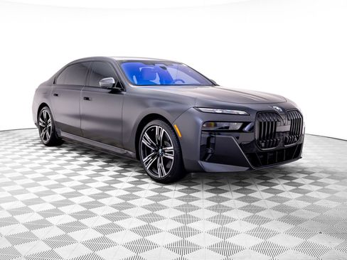 Used 2023 BMW i7 xDrive60 AWD/4WD image 8