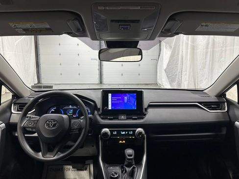 Used 2025 Toyota RAV4 XLE AWD/4WD image 40