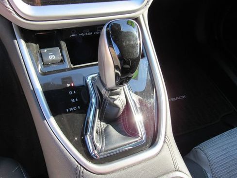 Used 2023 Subaru Outback Premium AWD/4WD image 26