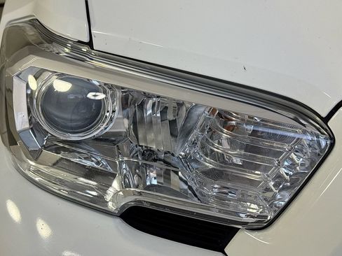 Used 2022 Toyota Tacoma SR5 RWD image 34