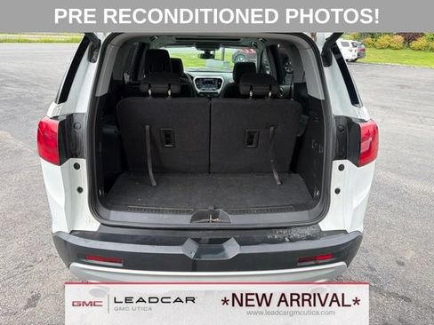 Used 2017 GMC Acadia SLE AWD/4WD image 18