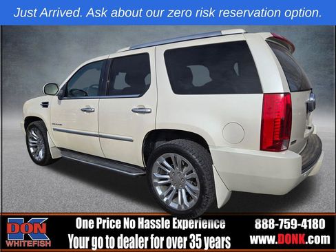 Used 2010 Cadillac Escalade AWD image 4