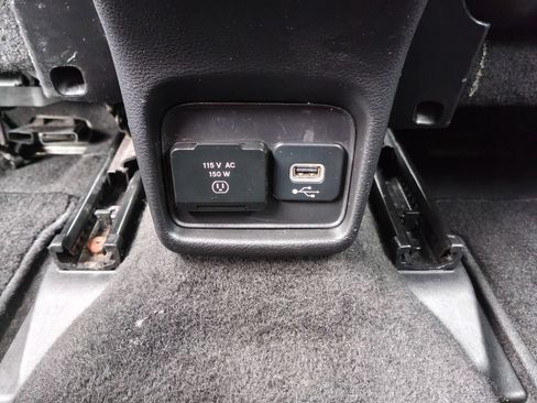 Used 2018 Jeep Compass Limited AWD/4WD image 12