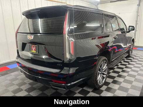 Used 2022 Cadillac Escalade ESV Sport AWD/4WD image 3