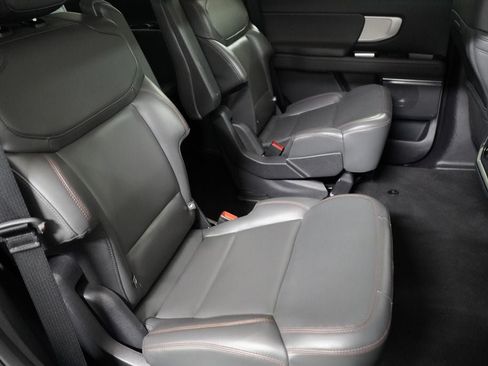 Certified 2025 Ford Expedition Active AWD/4WD image 32