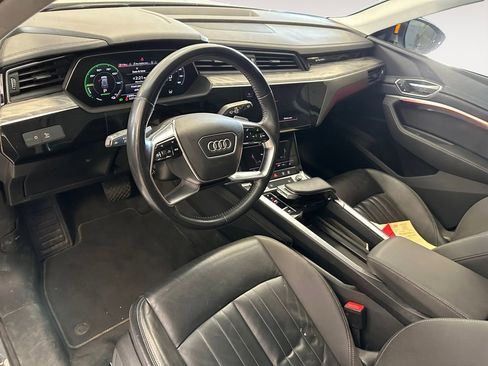 Used 2021 Audi e-tron Premium w/ Convenience Plus Package image 17