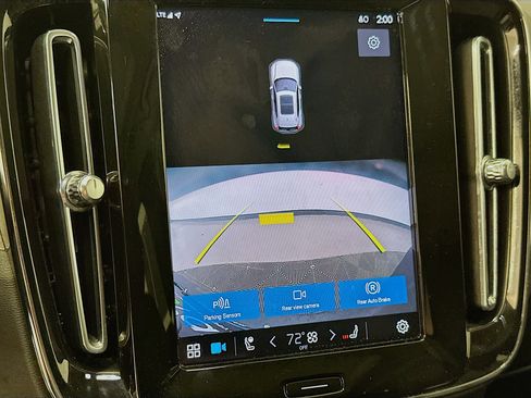 Used 2023 Volvo XC40 B5 Plus w/ Protection Package Premier image 23