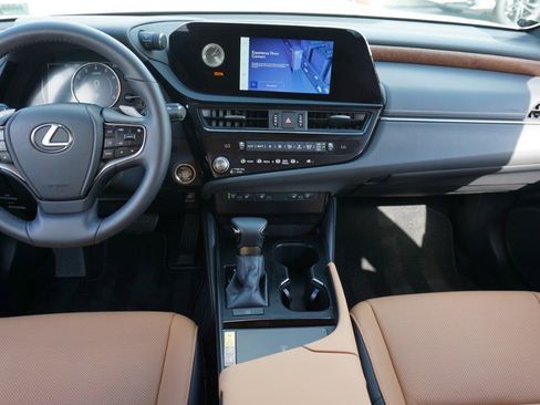 Certified 2024 Lexus ES 350 w/ Premium Package image 27