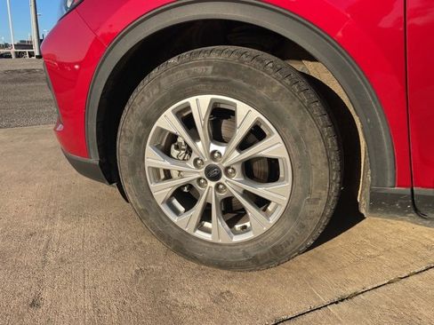 Used 2023 Ford Escape Active w/ Cold Weather Package image 4