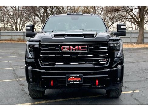 Used 2024 GMC Sierra 2500 AT4 w/ Technology Package image 3