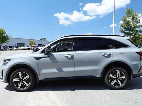 Used 2022 Kia Sorento EX w/ Panoramic Sunroof Package FWD image 5