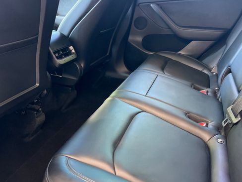 Used 2022 Tesla Model Y Performance AWD/4WD image 26