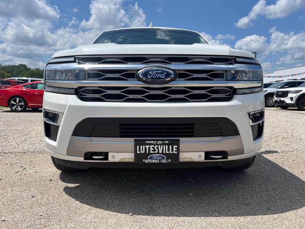 Used 2023 Ford Expedition Max Platinum AWD/4WD image 3