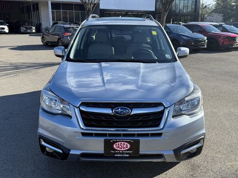 Used 2017 Subaru Forester 2.5i Limited image 2