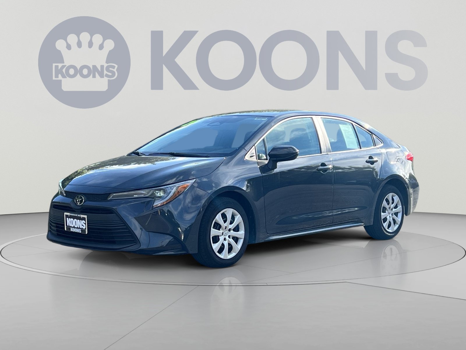 Used 2024 Toyota Corolla LE FWD image 1