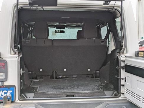 Used 2017 Jeep Wrangler Unlimited Sahara w/ Connectivity Group image 6