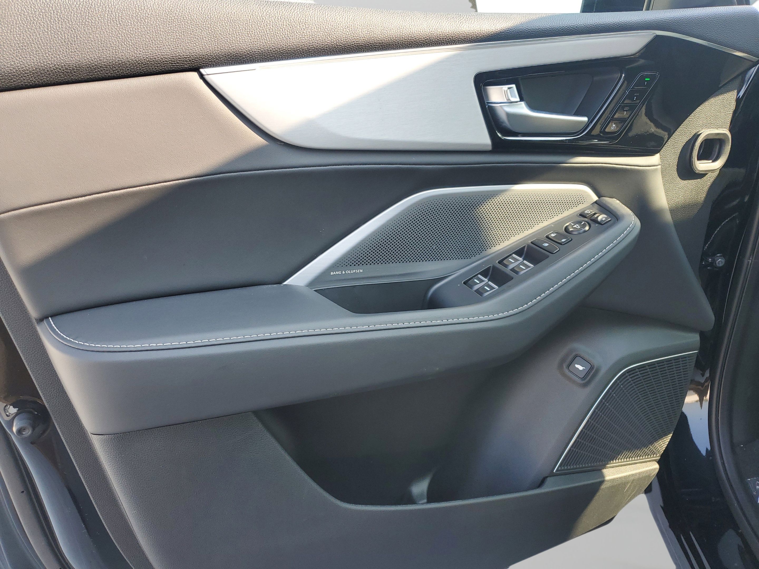 Certified 2026 Acura MDX w/ Technology Package FWD image 19