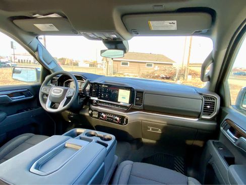 New 2026 GMC Sierra 1500 SLE image 38