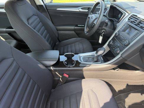 Used 2014 Ford Fusion SE FWD image 13