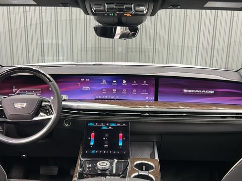 Used 2025 Cadillac Escalade Sport Platinum image 33