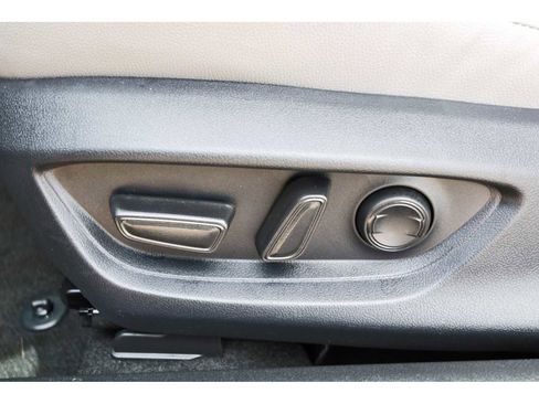 Used 2026 Toyota Camry SE FWD image 27