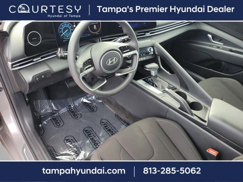 Used 2024 Hyundai Elantra SEL image 13