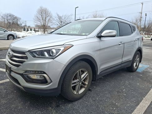 Used 2017 Hyundai Santa Fe Sport image 2