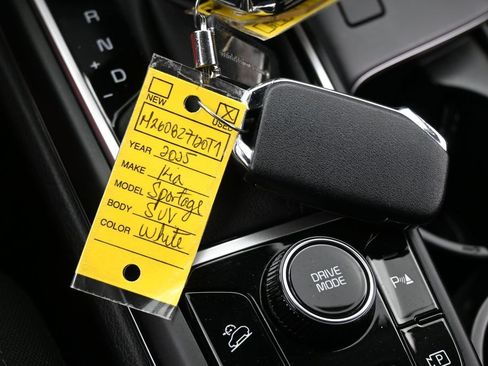 Used 2025 Kia Sportage LX FWD image 27