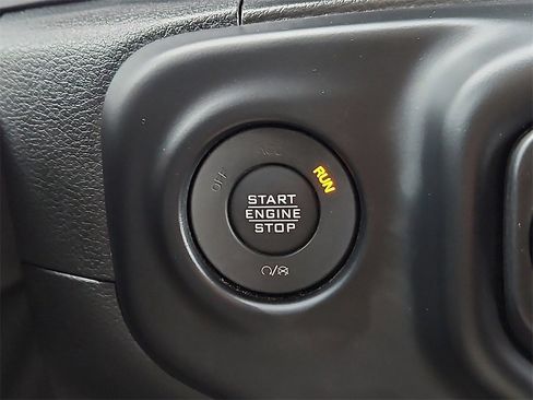 Certified 2023 Jeep Gladiator Overland image 26