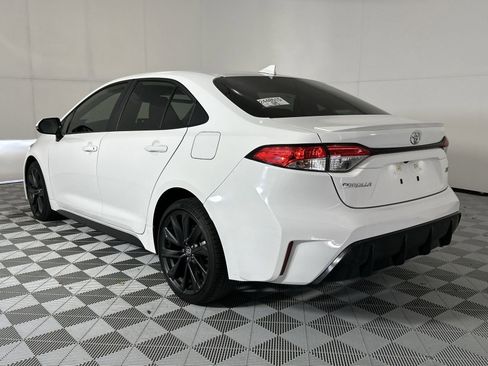 Used 2024 Toyota Corolla SE FWD image 6