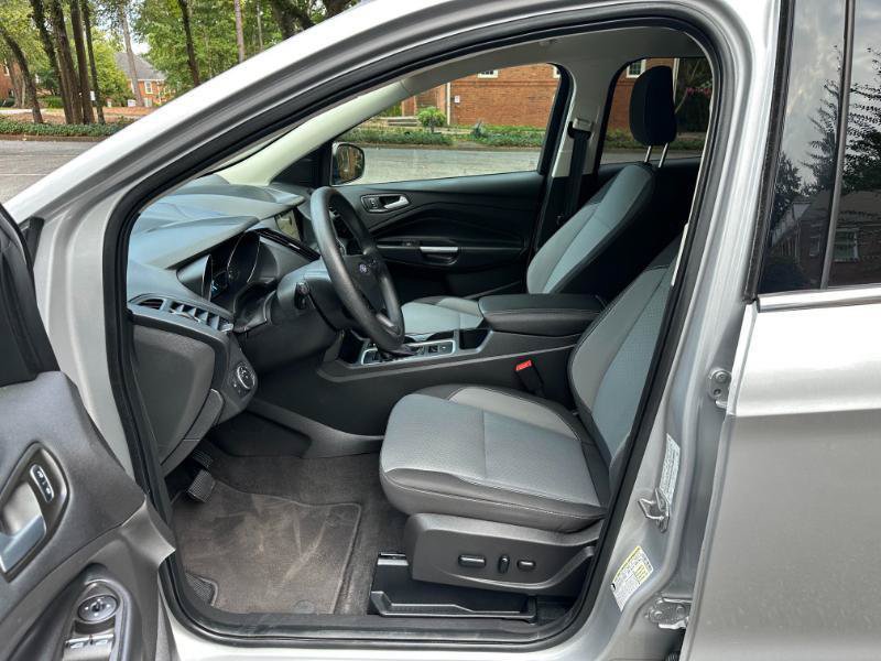 Used 2019 Ford Escape SE FWD image 22