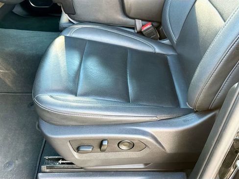 Used 2025 GMC Sierra 1500 SLT image 19