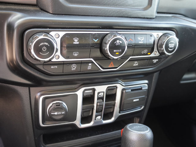 Used 2023 Jeep Gladiator Sport AWD/4WD image 21